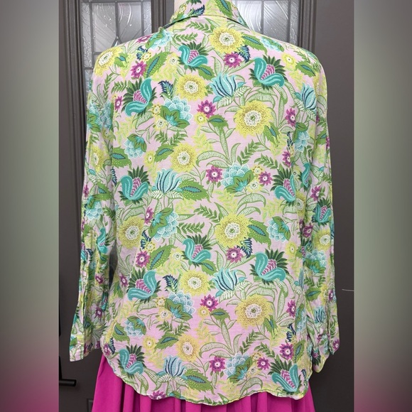 J. Jill Silk Blend Floral Jasmine Whimsical Blooms 
Button-Up Blouse - Picture 5 of 9